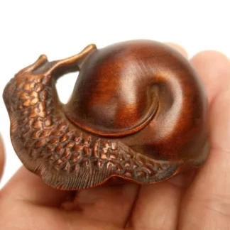 Japanese boxwood handmade Snail statue netsuke pendant table home decoration